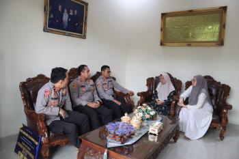 Bakti Sosial Yayasan Ananta Hira: Uluran Tangan untuk Keluarga Korban Penembakan di Lampung.