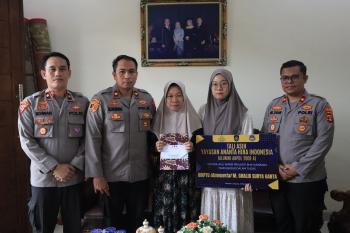 Bakti Sosial Yayasan Ananta Hira: Uluran Tangan untuk Keluarga Korban Penembakan di Lampung.