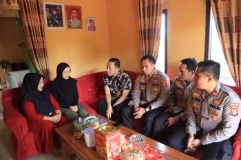 Bakti Sosial Yayasan Ananta Hira: Uluran Tangan untuk Keluarga Korban Penembakan di Lampung.
