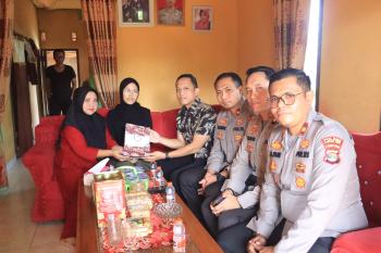Bakti Sosial Yayasan Ananta Hira: Uluran Tangan untuk Keluarga Korban Penembakan di Lampung.