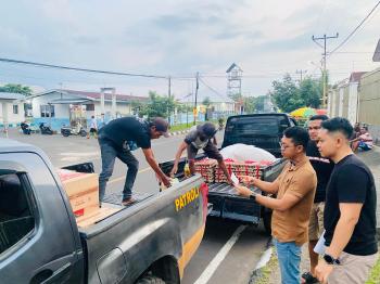 Bantuan Sosial Untuk Pengungsi Di Posko Pengungsian Bokang, Kec. Titihena, Kab. Flores Timur.