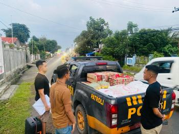 Bantuan Sosial Untuk Pengungsi Di Posko Pengungsian Bokang, Kec. Titihena, Kab. Flores Timur.