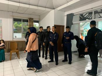 Bantuan Sosial Yayasan Ananta Hira dengan Sespimmen Sespim Lemdiklat Polri di Desa Cikahuripan