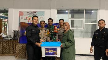 Bantuan Sosial Yayasan Ananta Hira dengan Sespimmen Sespim Lemdiklat Polri di Desa Cikahuripan