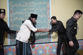 Bantuan Sosial Yayasan Ananta Hira dengan Sespimmen Sespim Lemdiklat Polri di Desa Cikole