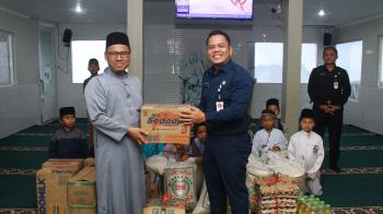Bantuan Sosial Yayasan Ananta Hira dengan Sespimmen Sespim Lemdiklat Polri di Pondok Pesantren Baitul Jannah